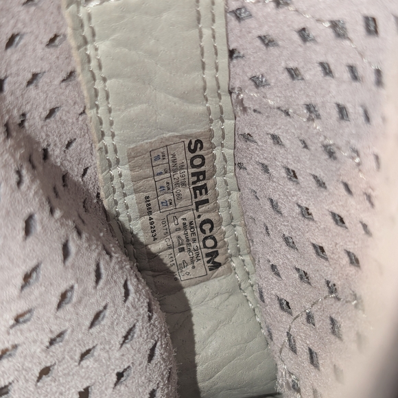 Sorel Brown and Gray Boots - Picture 14 of 14